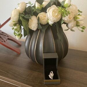 18k solid white gold ring